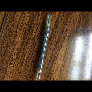 Dual eyeliner